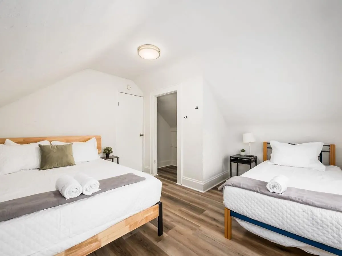 Casa vacanze Large 5 Bedroom House Next To Osu, Sleeps 16 Columbus Stati Uniti