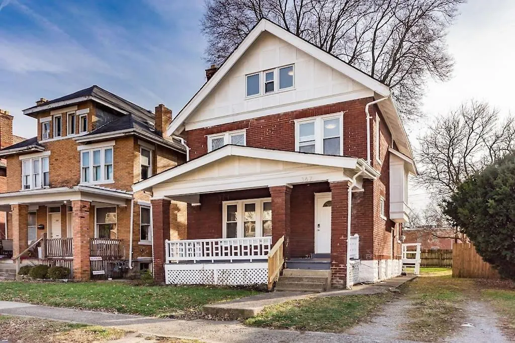 Large 5 Bedroom House Next To Osu, Sleeps 16 Columbus