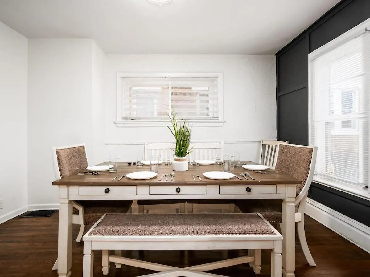 Holiday home Large 5 Bedroom House Next To Osu, Sleeps 16 Columbus