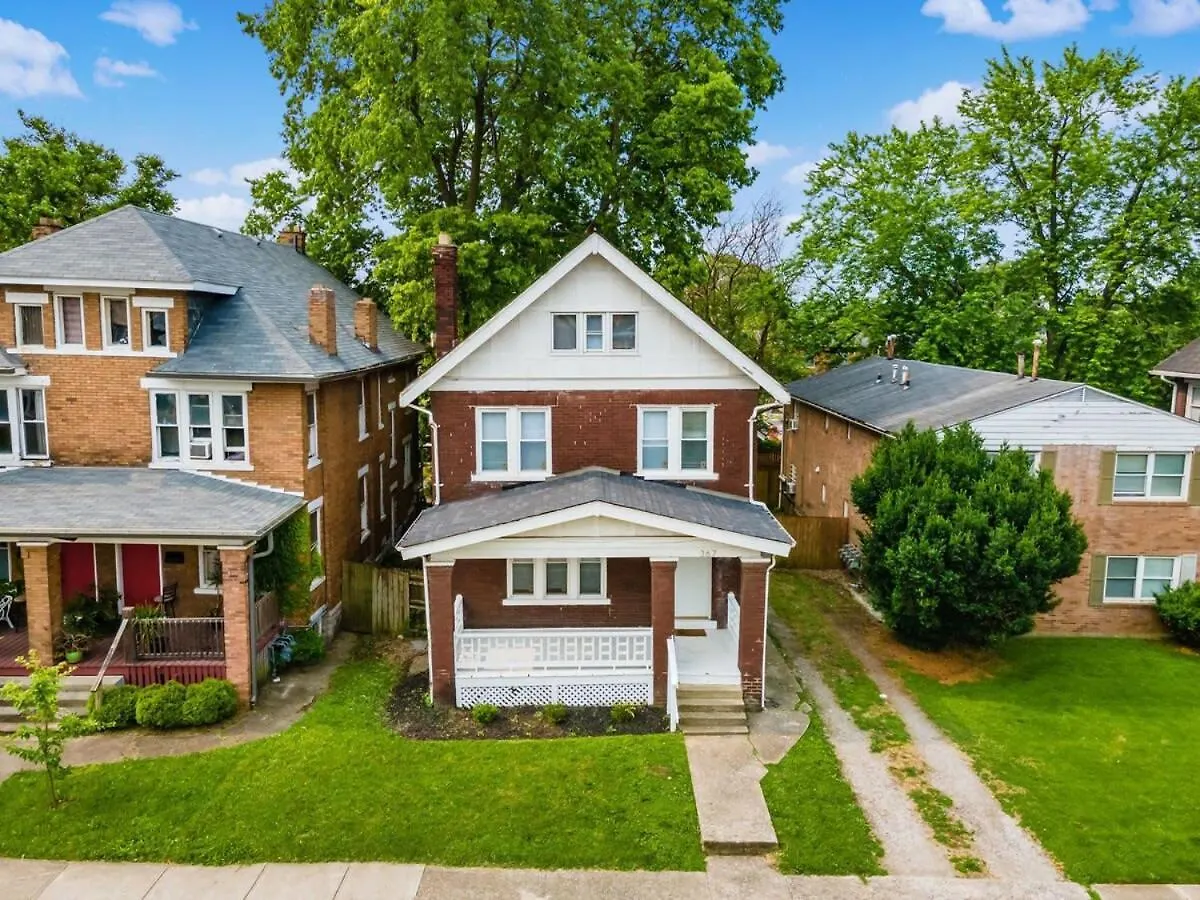 Large 5 Bedroom House Next To Osu, Sleeps 16 Columbus